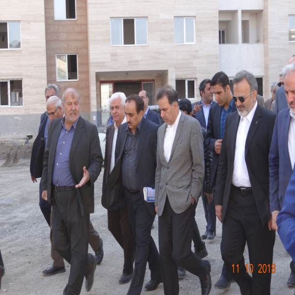 بازدید وزیر محترم وقت مسکن و شهرسازی و استاندار وقت خراسان رضوی ازپروژه